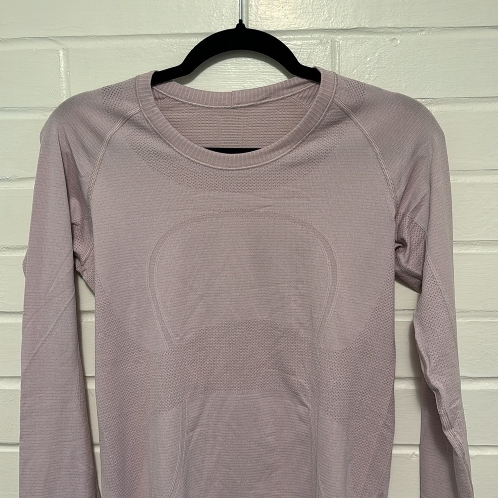 ⬇️ Lululemon Swiftly Tech Long Sleeve Porcelain Pink Size 8 - Picture 3 of 10